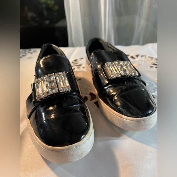 Michael Kors black shiny sneakers with cute silver stones. Very comfortable 8.5 - Picture 3 of 9